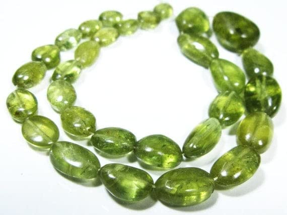 Grenat vert naturel anti-accroche en grosses pépites pour colliers confortables
