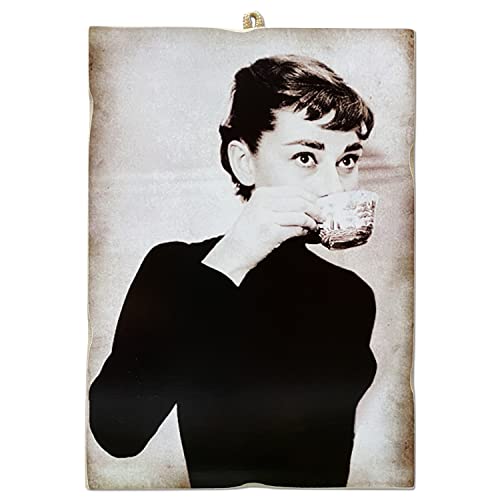 KUSTOM ART CUCUBA Cuadro Cuadro de estilo vintage Audrey Hepburn que bebe el café impresión sobre madera 18 x 25 cm.