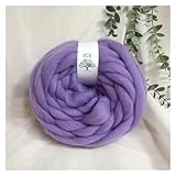 Aplicaciones Versátiles: Este hilo es versátil, adecuado para una variedad de proyectos que incluyen mantas, bufandas y artículos de decoración del hogar