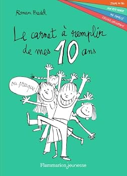 Paperback Le carnet à remplir de mes 10 ans [French] Book