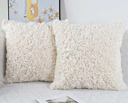 NIULAA Weich Plüsch Kissenbezug 50x50 2er Set Creme Deko Kissenbezüge Pelz Flauschig Kissenhülle Luxus Zierkissen Sofakissen Kunstfell Kissen für Sofa Wohnzimmer Schlafzimmer