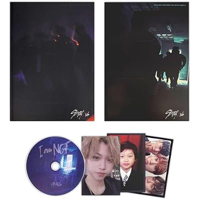 Stray-Kids - 1st Mini Album [I am NOT] (Random Ver.) Cover + Photobook + CD-R + Photocards + Gift