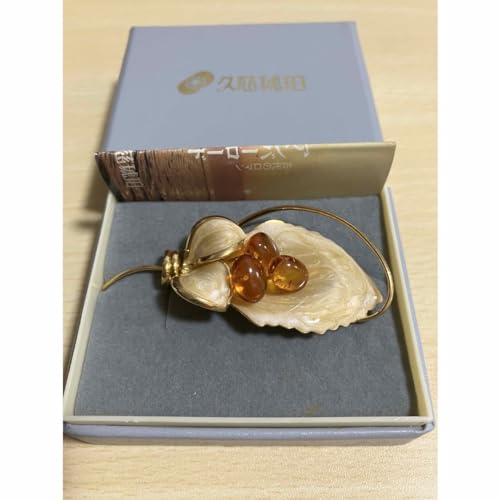 久慈琥珀ブローチ品