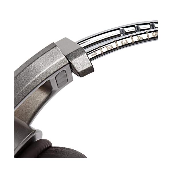 Denon AH-D9200 Over-Ear Headphones - Image 4