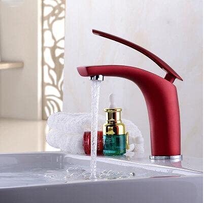 Robinet de lavabo de salle de bain pour laver le linge en buanderie ou cuisiner sur le balcon