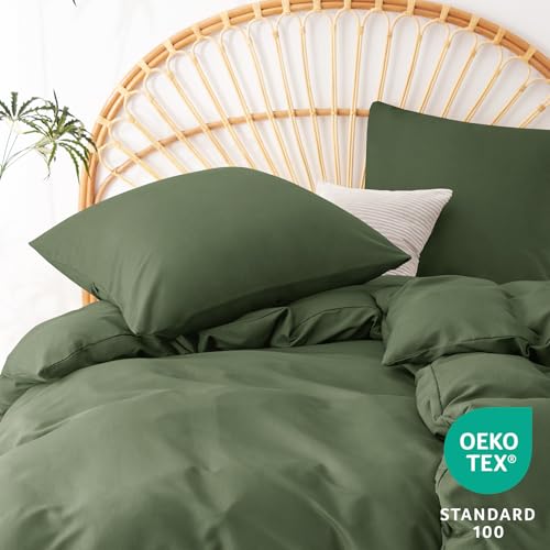 WAVVE Zestaw poszewek na kołdrę - 2 poszwy na kołdrę 135 x 200 cm z 2 poszewkami na poduszki 80 x 80 cm - zestaw pościeli w 100% z mikrofibry - zieleń wojskowa