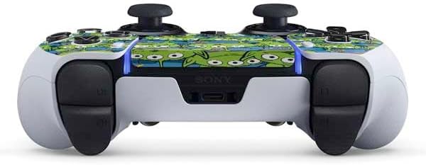 Miniatura 3 de Skinit Calcomanía para juegos compatible con el controlador PS5 DualSense Edge Pro, diseño de collage alienígena de Toy Story con licencia oficial