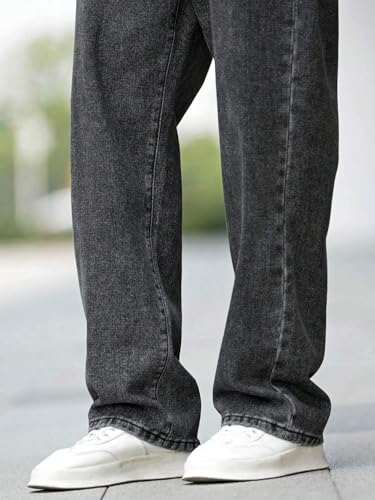 Image of KOTTY Mens Mid Rise Straight Jeans