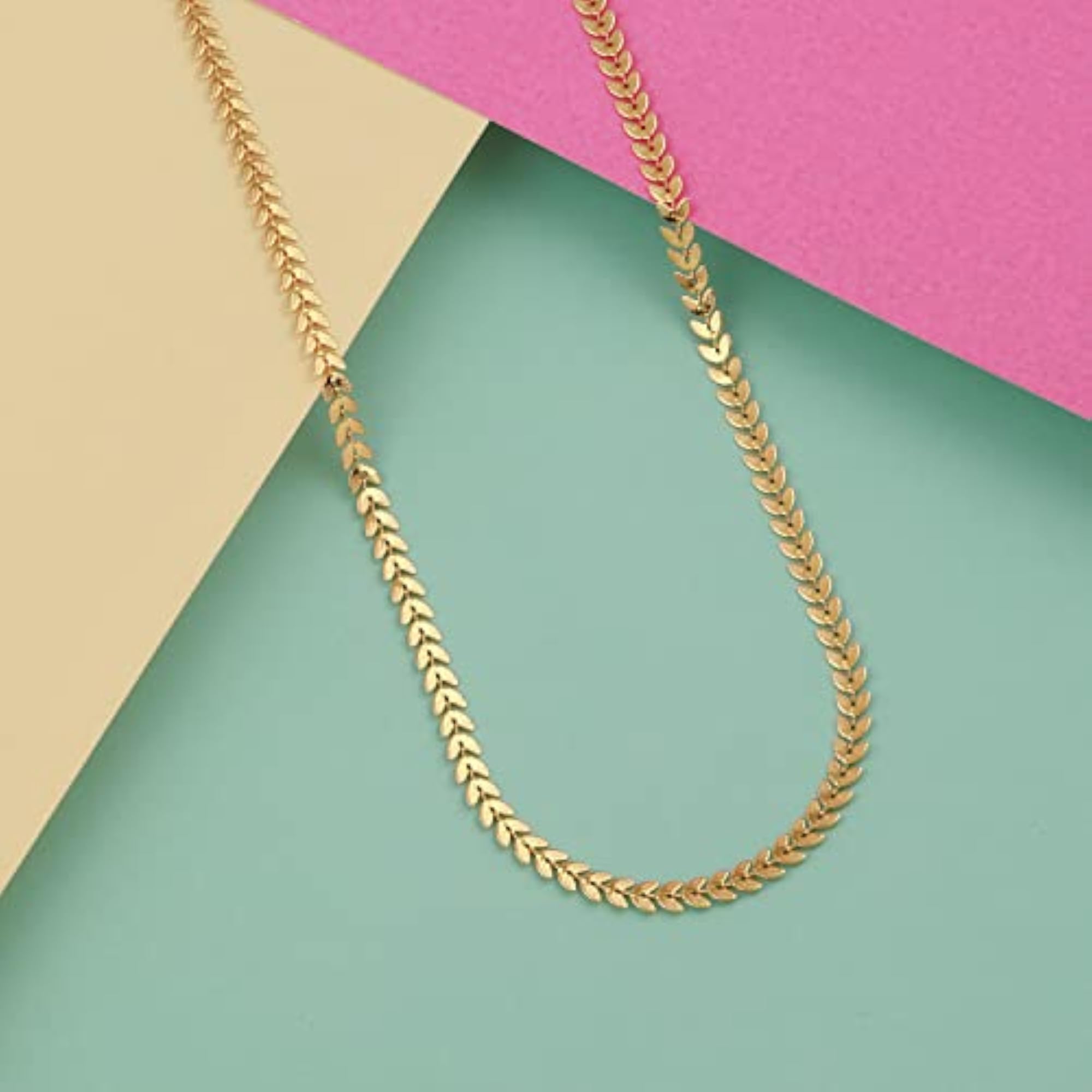Women's Delicate Stylish Gold Chain Necklace
