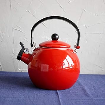 bollitore rosso per stufa a gas