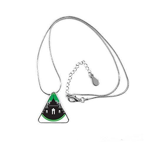 Bijoux Thaïlande collier pendentif triangle motif culture et tradition du temple