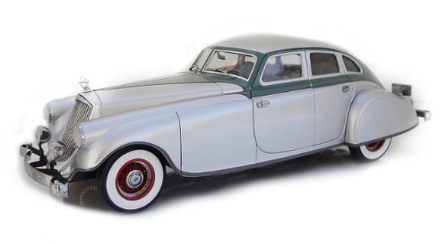 Signature 1/18 1933 Pierce-Arrow Silver Arrow Car
