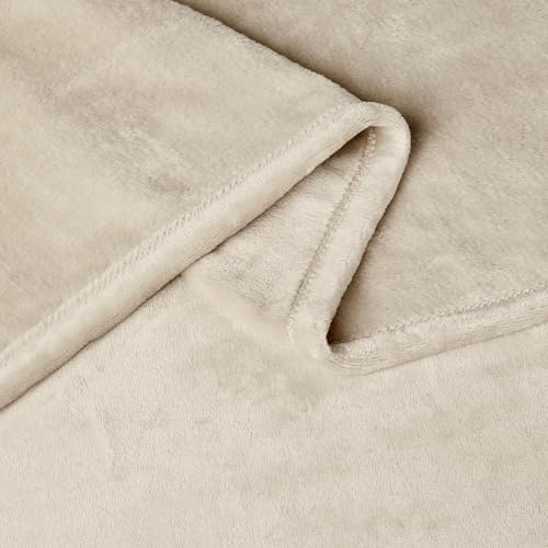 Miniatura 5 de Amazon Basics Manta de Polar Suave y Mullida, Cálida, No Térmica para Sofá, 127cm x 152cm, Beige | Manta Suave, Mullida y Cálida para Sofá y Sillón