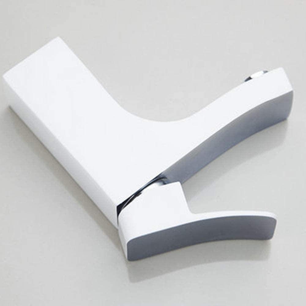 Robinet de cuisine et lavabo blanc pour rénovation de maison moderne