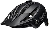 MIPS ATTREZZATO E FLOAT FIT RACE (INTEGRATO CON MIPS) - MIPS è l'acronimo di Multi-directional Impact Protection System, che è una tecnologia di slip-plane leader all'interno del casco progettata per ridurre le forze di rotazione che possono derivare da determinati impatti. Su misura alle massime prestazioni, perfettamente integrato con MIPS, e offre una regolazione a tre vie: altezza, larghezza del cuscinetto e tensione.