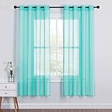 Que Contiene: 2 paneles de Visillo Voile, cada unidad se mide 140 x 175 cm (Ancho x Altura).Visillos confeccionados gasa de 100% poliéster.