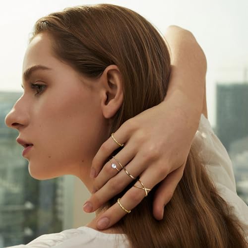 ONESING 18-31 Pcs Stackable Rings Sets - Girls & Women's Bohemian Retro Vintage Hollow Carved Flowers Crystal Rings