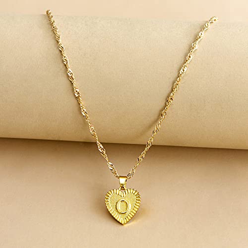Collier lettre initiale en cadeau personnalisé idéal pour anniversaire