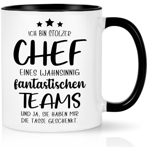 CHUIN DRUCK Chef Geschenk Tasse mit Spruch - Ich bin stolzer Chef eines wahnsinnig fantastischen Teams - Lustige Geschenk für Chef Geschenkideen Arbeit Büro Weihnachten Geschenk 320ml Schwarz