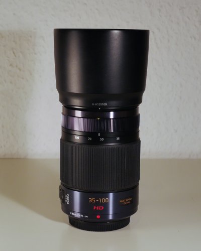 Panasonic H-HS35100E LUMIX G X Vario Telezoom 35-100 mm F2.8 Objektiv (70-200 mm KB, Power O.I.S. Bildstabilisator, Staub-/Spritzwasserschutz) schwarz