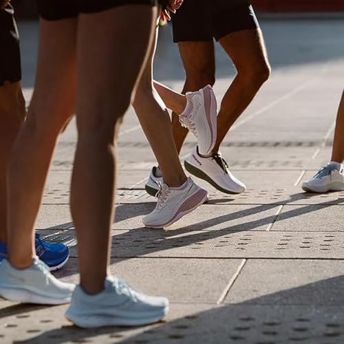 Image of Saucony Women's Hurricane 24 Sneaker