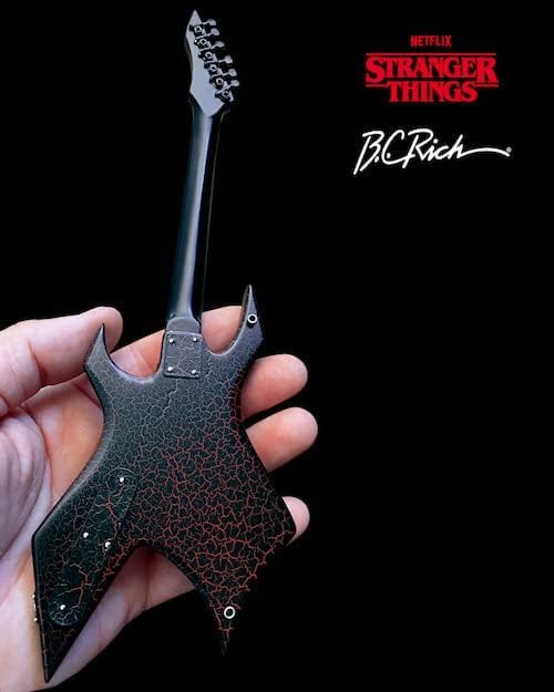 Miniatura 6 de AXE HEAVEN Stranger Things Eddie - Mini guitarra modelo