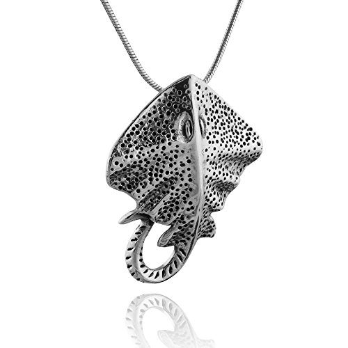 FashionJunkie4Life Sterling Silver 3D Textured Stingray Pendant Necklace, 18  Snake Chain