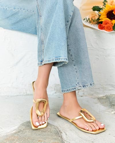 Image of Coutgo Womens Flat Sandals Comfortable Flip Flops Slide Sandals Summer Beach Shoes with Metal Decoration