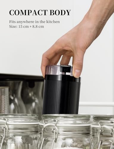 KaffeemüHle Mit Sicheren Und Langlebigen 304 Edelstahlklingen GewüRzmüHle Zum Schnellen Mahlen Von Kaffeebohnen, Getrockneten GewüRzen, Und KräUtern KaffeemüHle Elektrisch Mit ReinigungsbüRste, 60g