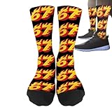 Chaussettes de fête à thème : 67 chaussettes présentent un design visuel attrayant avec des motifs colorés, parfaites pour les fêtes à thème et un style individualisé, ajoutant du plaisir à une tenue décontractée tout en améliorant votre look unique lors des réunions sociales