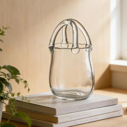 Verre à boire en forme de sac à main pour sublimer une table terne sans effort