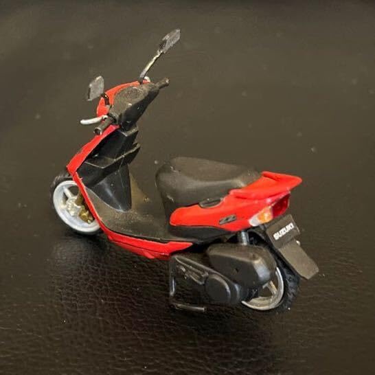 Amazon | 1/24スケールSUZUKI ZZ スズキ ジーツー② 赤色ミニカー