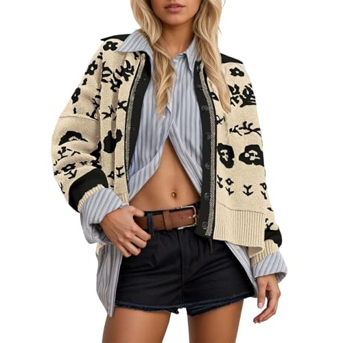 Cardigan tricoté col carré en maille douce à boutonnage traditionnel