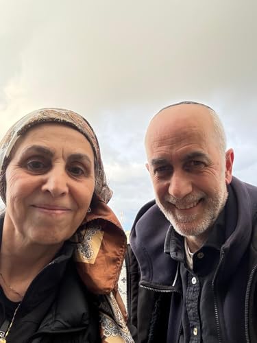 Salomon Cohen caviste &agrave; J&eacute;rusalem au March&eacute; Mahane Yehuda le vin et les spiritueux sont avant tout une affaire d&rsquo;&eacute;motion et de d&eacute;couverte