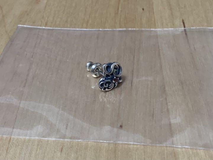 Amazon.co.jp: AMNESIA アムネシア イッキ イニシャルマークピアス  