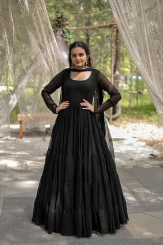Image of Dresser Women's Embriodered Round Neck Flared Anarkali Kurta Set