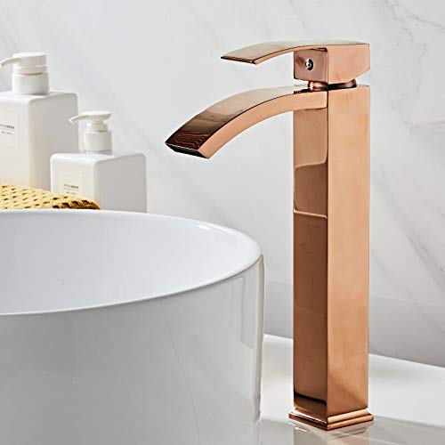 Grifo de baño de latón macizo en oro cepillado que garantiza la máxima durabilidad y distinción