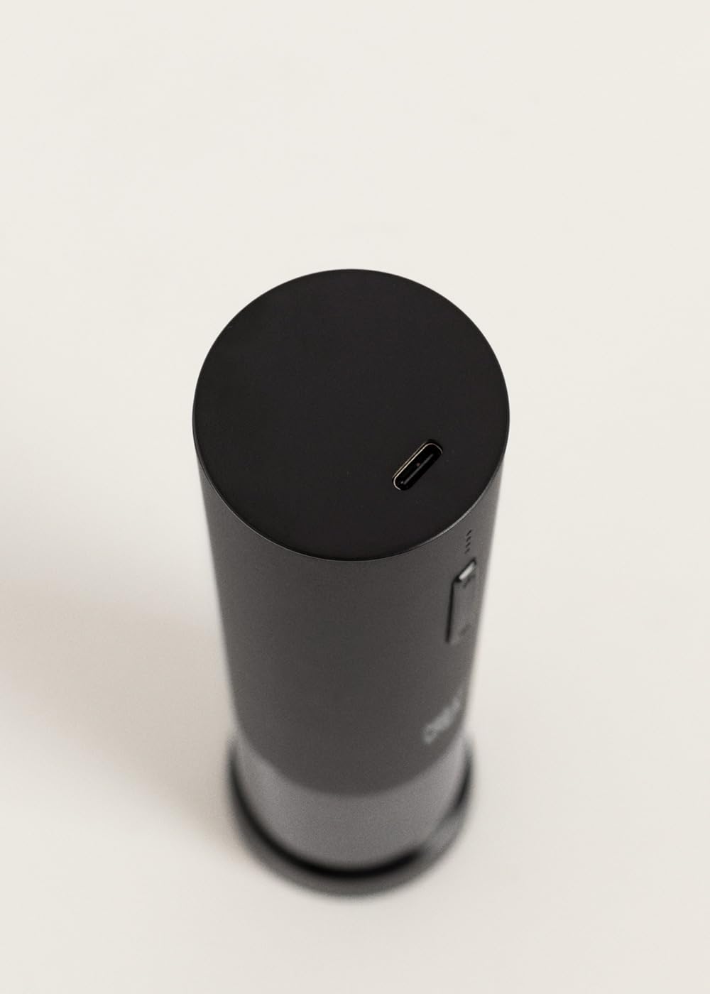 CREATE/WINE OPENER/Tire-bouchon électrique avec accessoires noir/Autonomie pour 50 bouteilles, 4 vitesses, indicateur de batterie, 4 accessoires, chargeur USB-C, 15W