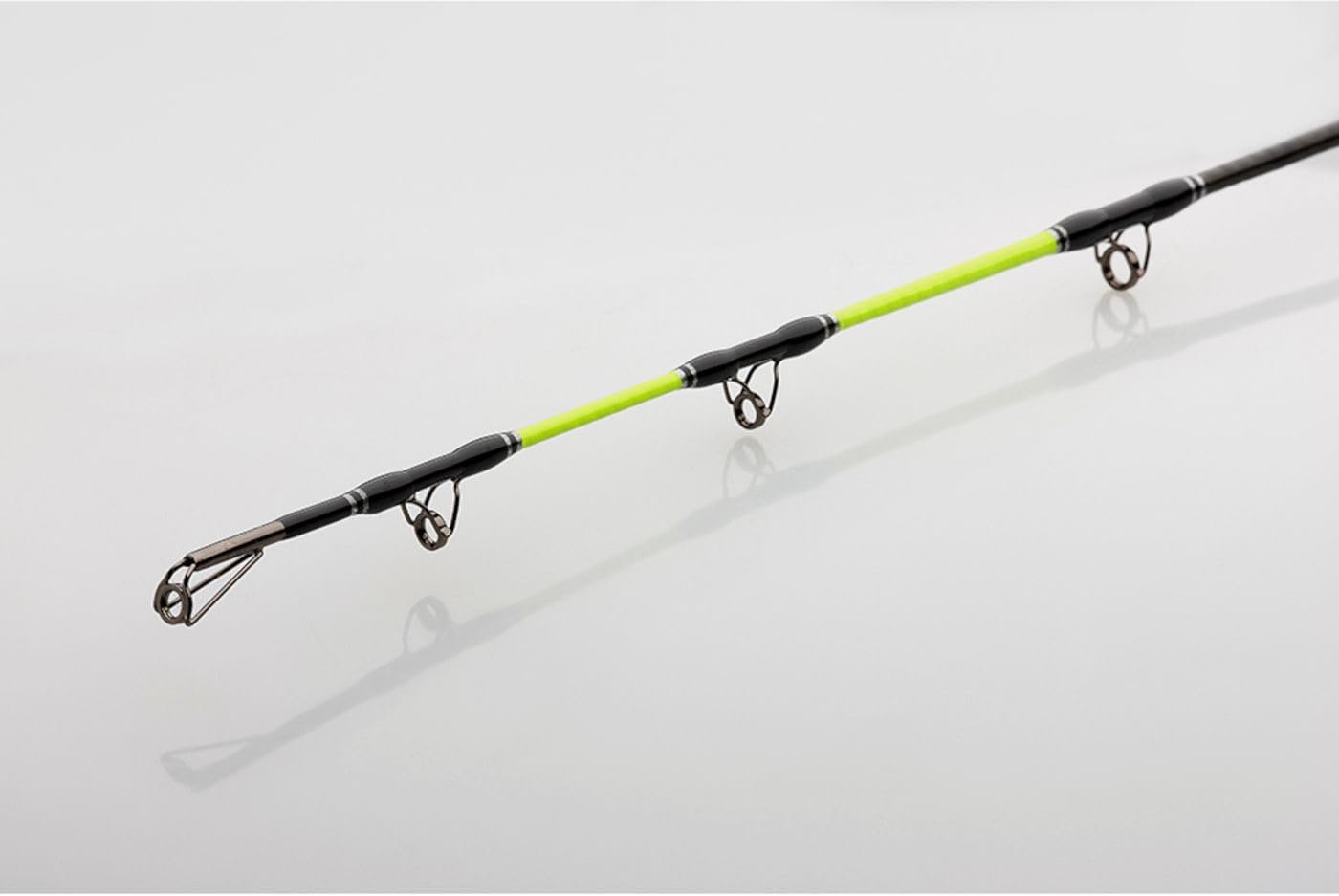 Madcat Black Cat-Stick 300cm 150-300g - Wallerrute zum Ansitzangeln, Rute zum Wallerfischen, Welsrute zum Abspannen, Angelrute für Waller, Stellfischrute