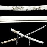 【Exquisite Handwerkskunst】: Jedes Katana trägt die Essenz traditioneller Handwerkskunst in sich. Durch die Verwendung alter Schmiedetechnologie und eines All-Hand-Grundschleifverfahrens ist die Klingenlinie klar und hell, die visuelle Empfindlichkeit ist stark und die Klinge ist so klar wie Wasser, was eine außergewöhnliche Atmosphäre offenbart.