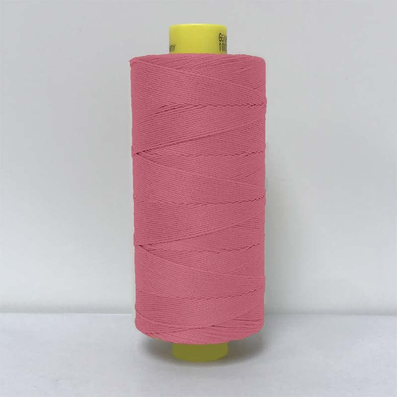 Gutermann Mara 120 - 3 Cops - Rot und Pink Shades (Blush 890)