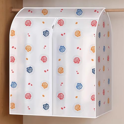 Housse de cintre pour garde-robe ordonnée lors du rangement de vos manteaux en été