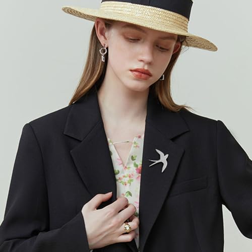 Image of Lovely Swallow Animal Brooch Bird Lapel Pin Badge for Women Men Simple Metal Cute Dress Suit Accessories Birthday Xmas Wedding Fashion Jewelry Gift Collection Ornament