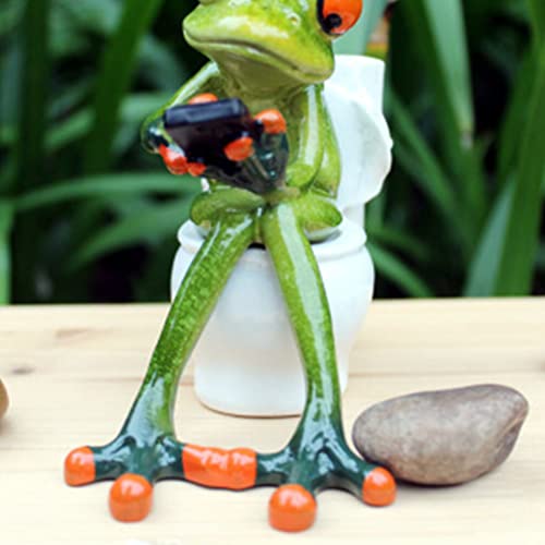 Garneck 1PC Frog Ornament Statues Decor Funny Desgin Adorable Sitting On The Toilet And Send Sms Fairy Garden for Indoor Outdoor Desk Home Bathroom Decoration (Green) - Image 4