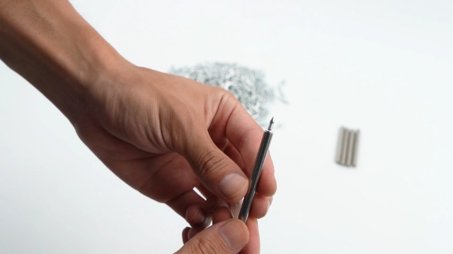 500 clavos sin costura de doble cabeza para zócalo, tornillos invisibles de seguridad, clavos para línea de zócalo metálicos sin marcas, rust-proof, set con 5 varillas para línea de zócalo miniatura 7