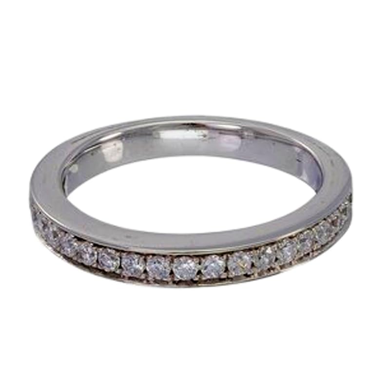 Bague d'éternité en argent, le cadeau de mariage idéal