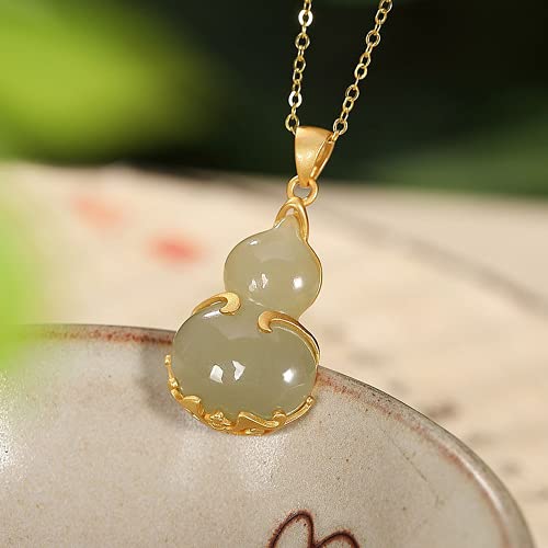 Collier en jade vert naturel chinois, pendentif calebasse d'exception et de haute qualité
