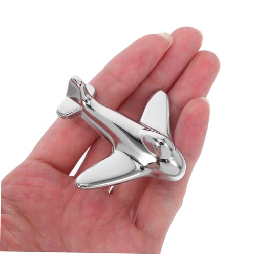 Tiradores de cajón con forma de avión que transforman y decoran muebles infantiles 5