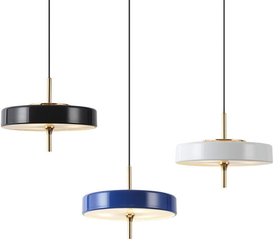 Luminaire suspendu bleu et blanc pour ambiance cosy de salon moderne