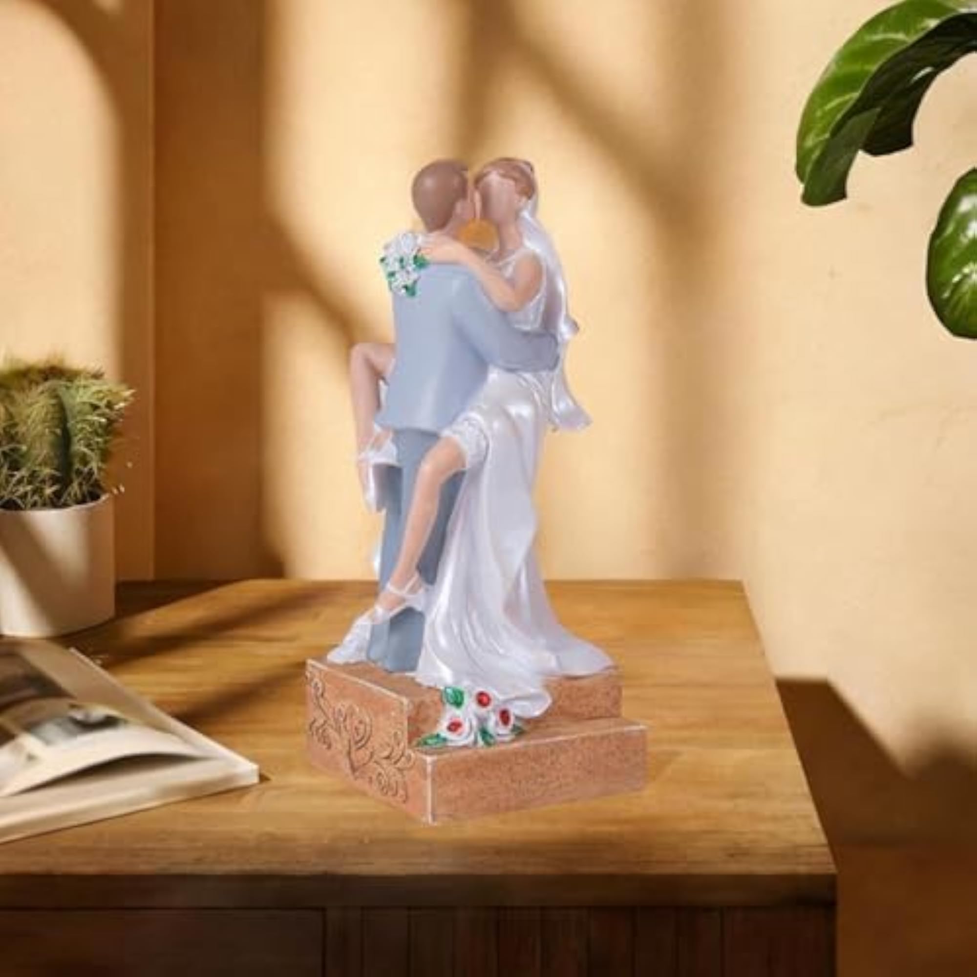 Wedding Cake Topper Delicate Resin Wedding Cake Dolls